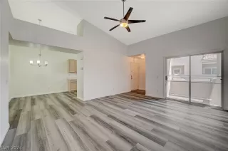 Photo #4: 2578755 Listing