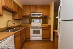 Photo #6: 2578811 Listing