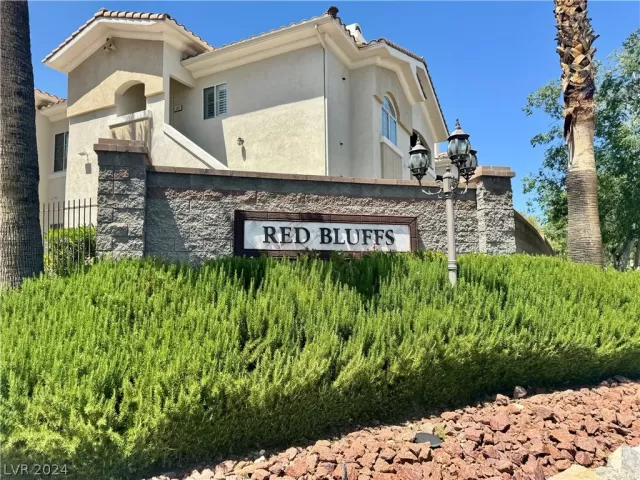 MLS: 2578825 Condo For Sale