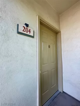 Photo #5: 2578825 Listing
