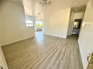 Photo #6: 2578825 Listing