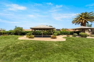 Photo #3: 2578830 Listing