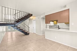 Photo #6: 2578830 Listing