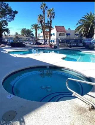 Photo #3: 2578839 Listing 