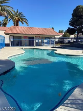 Photo #4: 2578839 Listing 