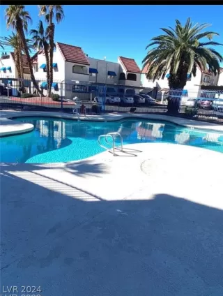 Photo #5: 2578839 Listing 