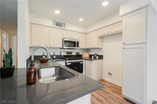 Photo #5: 2578841 Listing 