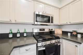 Photo #6: 2578841 Listing 