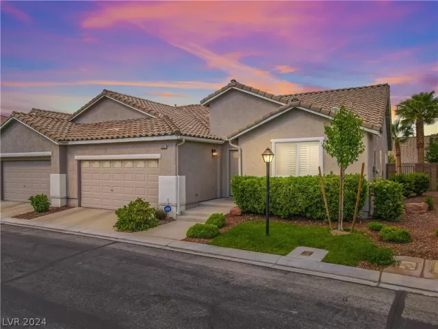 MLS: 2578846 Condo For Sale