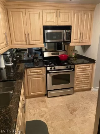 Photo #4: 2578852 Listing