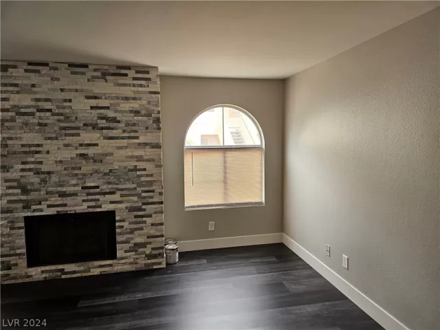 MLS: 2578871 Condo For Sale