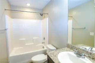 Photo #5: 2578879 Listing