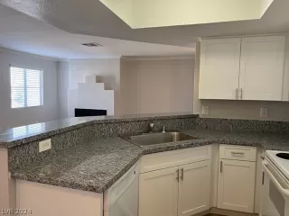 Photo #2: 2578884 Listing 