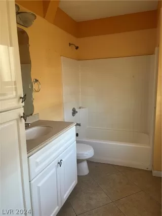 Photo #3: 2578890 Listing