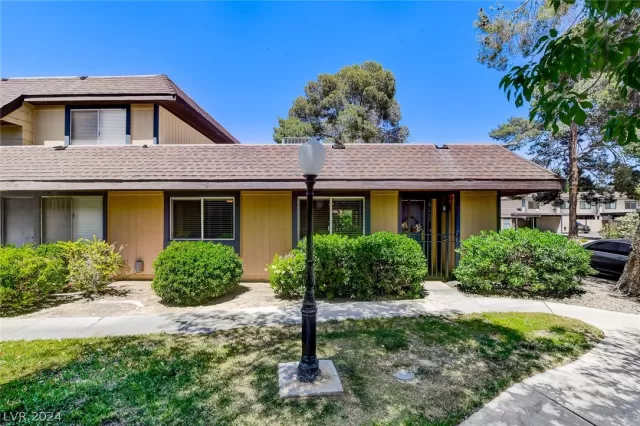 MLS: 2578907 Condo For Sale