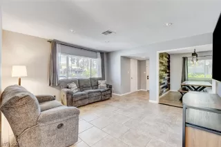 Photo #6: 2578907 Listing