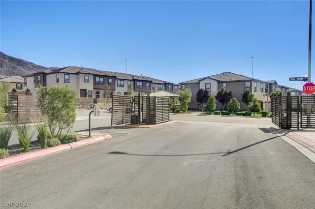 MLS: 2578928 Condo For Sale