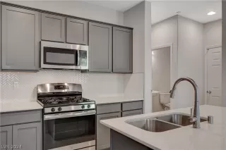 Photo #6: 2578928 Listing 