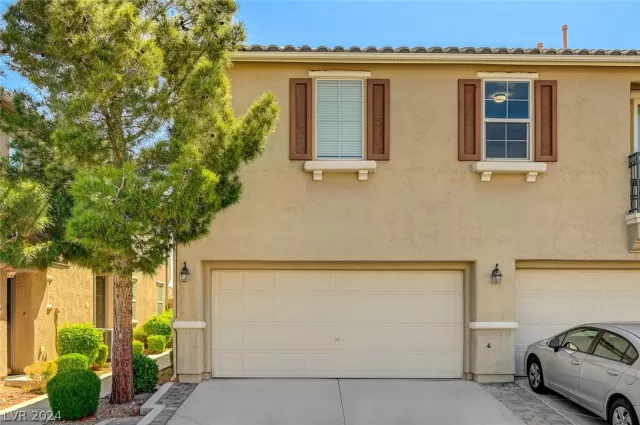 MLS: 2578933 Condo For Sale