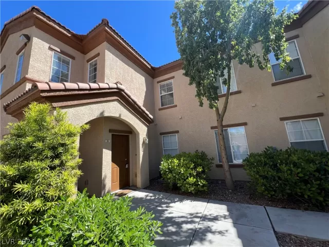 MLS: 2578957 Condo For Sale