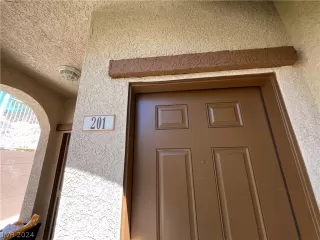 Photo #1: 2578957 Listing