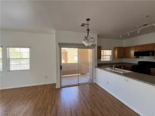 Photo #4: 2578957 Listing