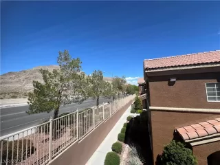 Photo #5: 2578957 Listing