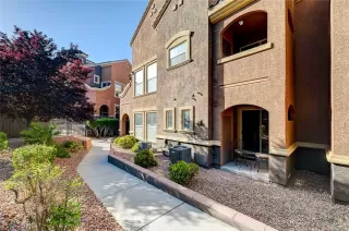 Photo #2: 2578965 Listing