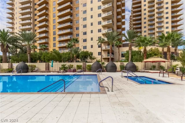 MLS: 2578973 Condo For Sale