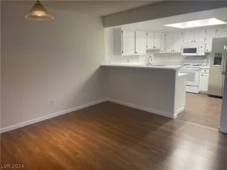 Photo #2: 2578978 Listing 