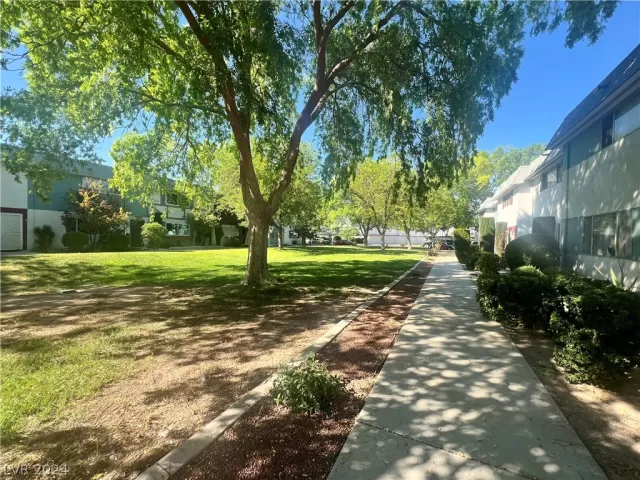 MLS: 2579013 Condo For Sale