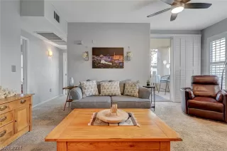 Photo #5: 2579040 Listing