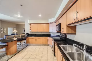 Photo #4: 2579047 Listing