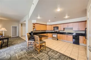 Photo #5: 2579047 Listing