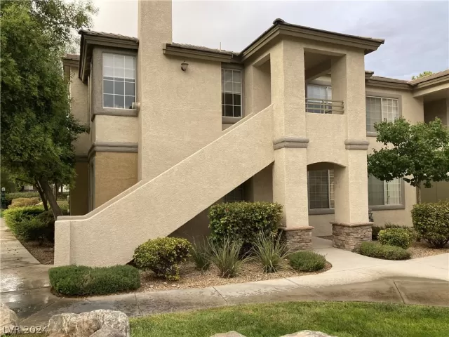 MLS: 2579066 Condo For Sale