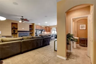 Photo #6: 2579090 Listing