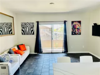 Photo #2: 2579094 Listing