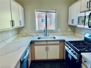 Photo #5: 2579094 Listing