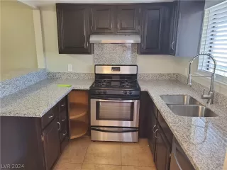 Photo #1: 2579099 Listing 