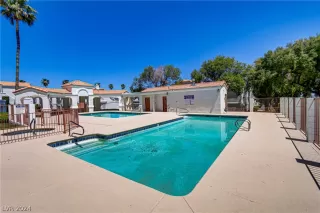 Photo #2: 2579123 Listing