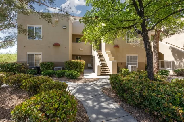 MLS: 2579142 Condo For Sale