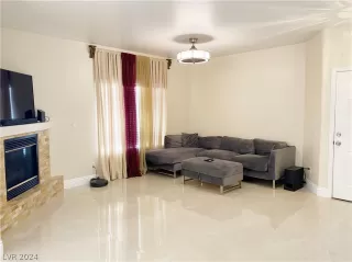 Photo #2: 2579153 Listing