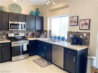 Photo #4: 2579153 Listing