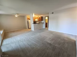 Photo #3: 2579203 Listing