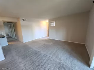 Photo #4: 2579203 Listing