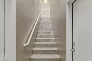 Photo #5: 2579206 Listing