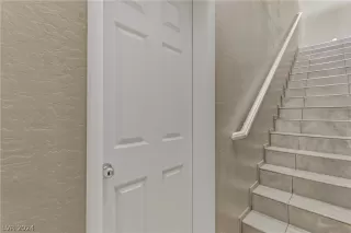 Photo #6: 2579206 Listing