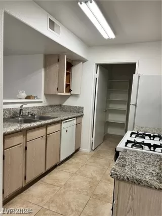 Photo #1: 2579235 Listing 