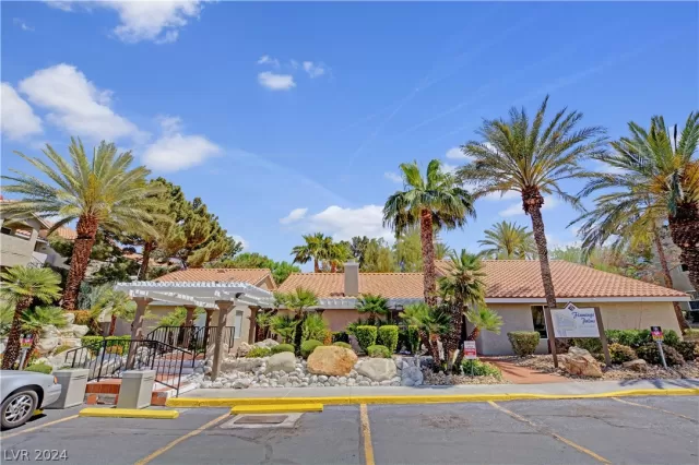 MLS: 2579263 Condo For Sale