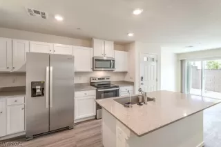 Photo #1: 2579269 Listing 